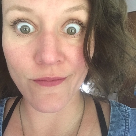 Meet your Posher, Nicole @ Thrifted Mint - Picture 2 of 4